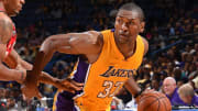 Metta World Peace survives Lakers roster cuts