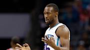 Walker, Lin lead unbeaten Hornets over Bulls 94-86