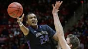 Lakers sign center Robert Upshaw to multi-year contract