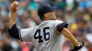 Yankees' Andy Pettitte leaves start with apparent injury