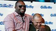 Ortiz, Victorino shave beards to benefit marathon victims