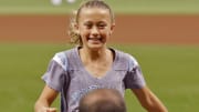 Rays' first-pitch father-daughter reunion goes viral