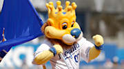 Fan injured by hot dog suing Kansas City Royals