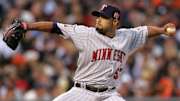 Report: Twins among teams looking at Johan Santana's shoulder