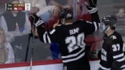 Denver fan gives intense middle finger to former Minnesota hockey star Alex Bump