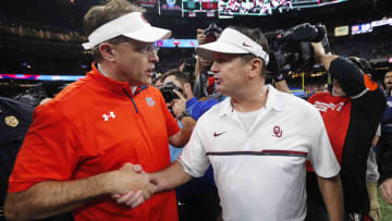 Defensive-minded and offensively innovative, Bob Stoops goes out on his own terms