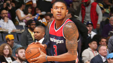 Video: Bradley Beal leaves game after suffering right ankle sprain