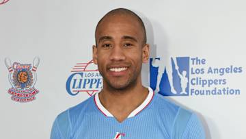 Clippers' Dahntay Jones to appeal 10k fine for bumping Draymond Green