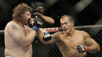 Carwin, Dos Santos know each other's plans entering UFC 131