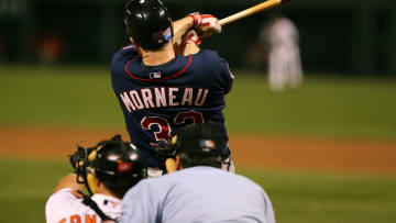 Twins Daily: Justin Morneau keeping Twins Territory warm this winter