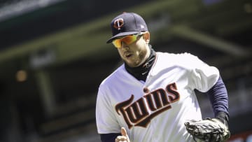 Twins Daily: What to do with first baseman C.J. Cron