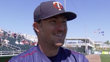 Twins Daily: Ex-Twin Phil Hughes' growing celebrity as baseball card collector