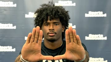 EDGE Jayden Wayne Signs With Miami Hurricanes