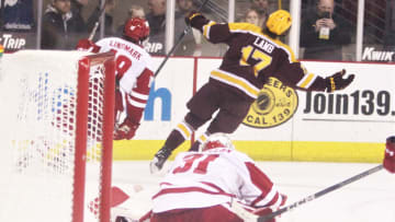 Hockey fans frustrated Gophers-Badgers series was streaming exclusive