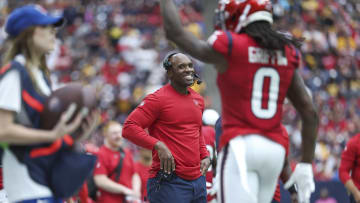 'Game Ball To Everbody!' DeMeco Ryans, Young Houston Texans Continue to Impress