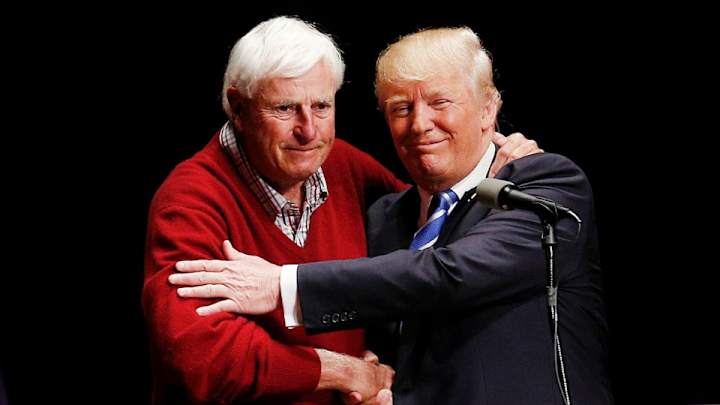 Donald Trump misspelled the name of his dear friend Bobby Knight