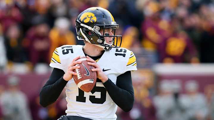 Report: Iowa QB Jake Rudock transferring, visiting Michigan