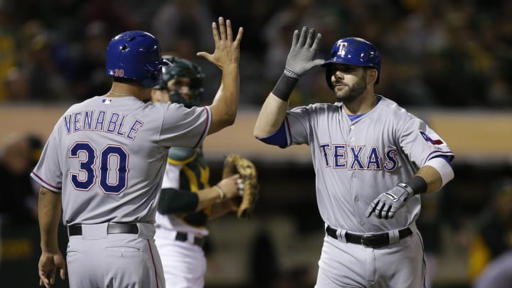 Mitch Moreland has tying 2-run homer, helps Rangers rally