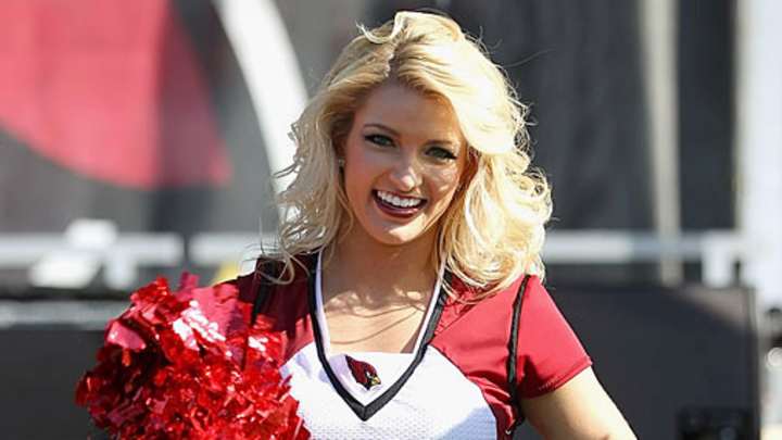 NFL Cheerleaders: Week 17