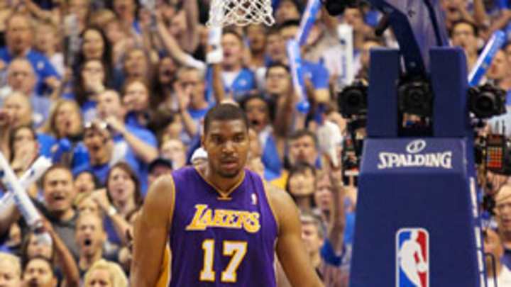 Bynum apologizes but remains outspoken for desires with Lakers