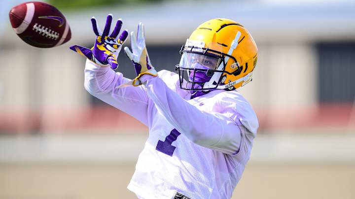 Report: LSU Football Receiver Ja'Marr Chase to Opt Out of 2020 Season, Declare for 2021 Draft