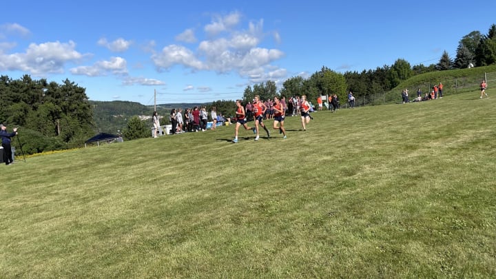 Syracuse Distance Runners Dazzle at Stanford Invitational