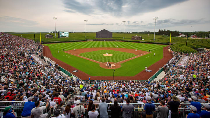 Report: Cubs, Reds to Play in 2022 Field of Dreams Game