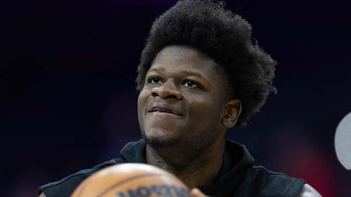 Lakers Center Mo Bamba Injures Ankle; Magic Ex Out For Season?