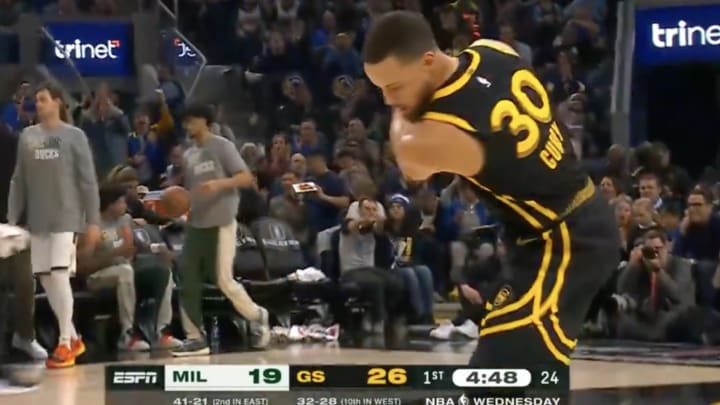 Stephen Curry Broke Out Perfect Golf Celebration After Hitting a 3-Pointer, and NBA Fans Loved It