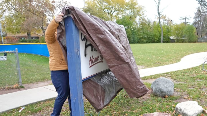 Craig Counsell Park Sign Vandalized After Manager Defects From Brewers to Cubs