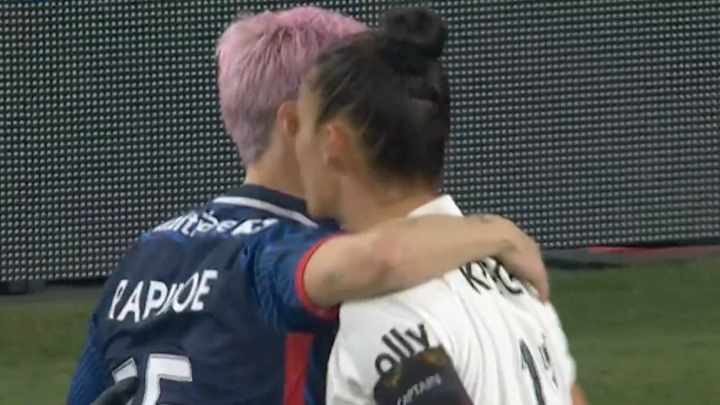 Megan Rapinoe Consoled By Ali Krieger After Getting Injured Three Minutes Into Final Game Of Her Pro Soccer Career