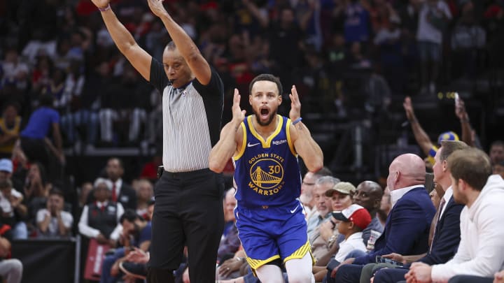 Steph Curry's Absurd Highlight Is Going Viral In Warriors-Grizzlies Game