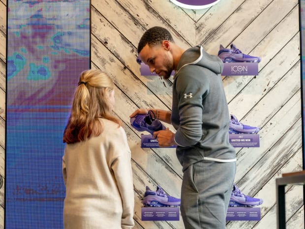 Young girl helps Steph Curry design 