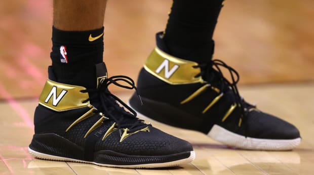 the claw shoes kawhi