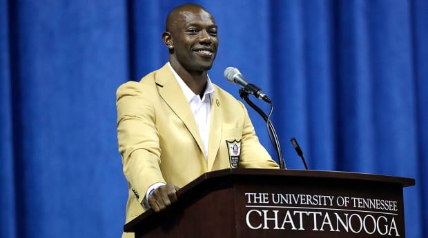 Terrell Owens: Hall of Fame stiff-arm is ultimate T.O. move