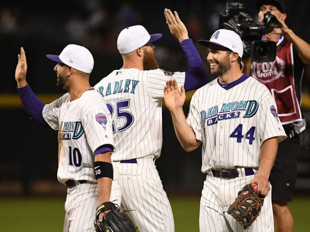 NLCS: Phillies halfway to World Series after crushing Arizona 10-0