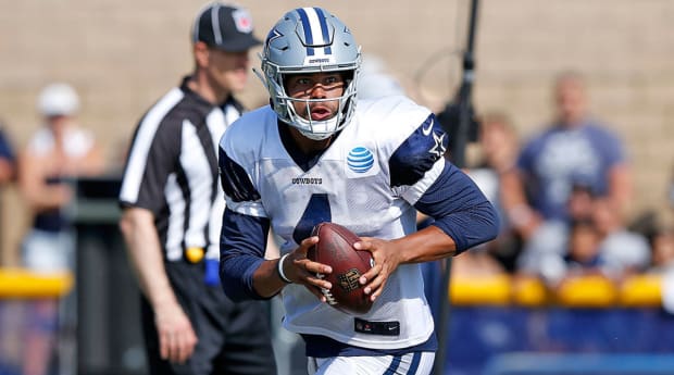 LOOK: Dallas Cowboys QB Dak Prescott Rocks Ezekiel Elliott's Ohio State  Buckeyes Jersey on Game Day - Sports Illustrated Ohio State Buckeyes News,  Analysis and More