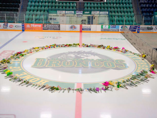 Tears flow as thousands gather to remember Humboldt Broncos