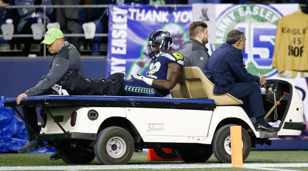 Chris Carson injury: Seahawks RB lands on IR with fractured leg