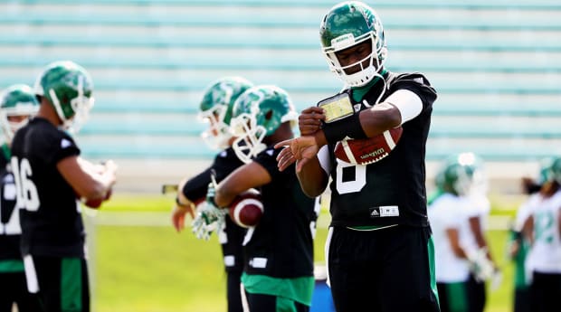 In Losing a Mentor in McNair, Vince Young Becomes One - The New