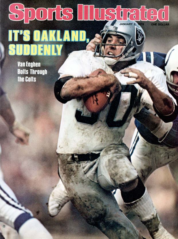 Los Angeles Raiders Howie Long Sports Illustrated Cover by Sports  Illustrated