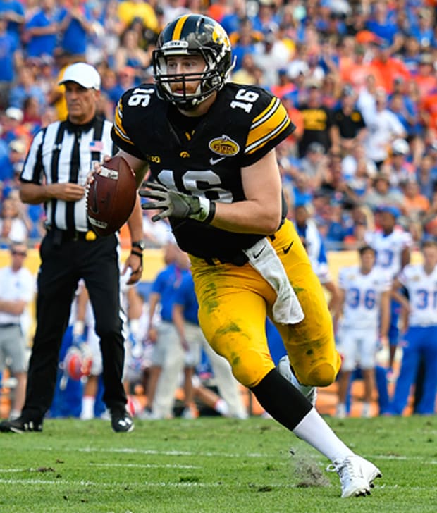 Is a holdout on the horizon for Steelers LB T.J. Watt?