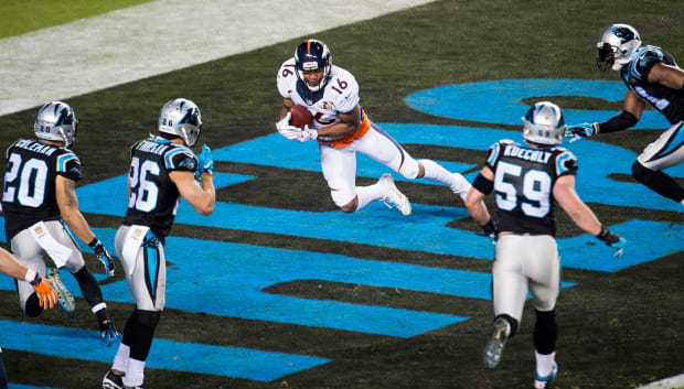 Peyton Manning Congratulated By Josh Norman While Walking off the Field, Panthers vs. Broncos