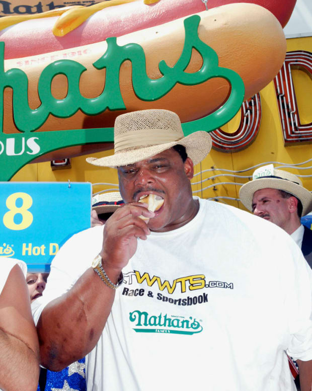 William 'The Refrigerator' Perry Once Tried His Hand at Competitive Eating