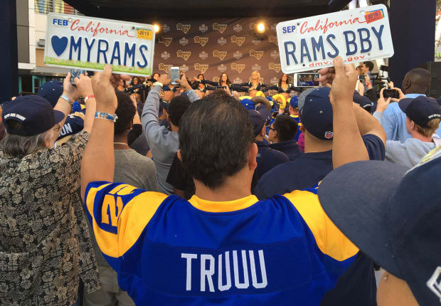 Rams fans have y'all seen this before? Les Snead with a shirt of