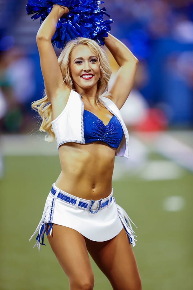 SI.com: NFL Cheerleaders Week 2 – Ultimate Cheerleaders