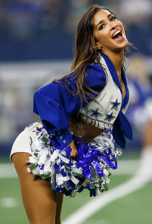 Captivating NFL Cheerleaders: Preseason Week 2 - SI.com Photos