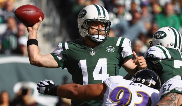 Miami Dolphins quarterback Jay Cutler (6) works against the Atlanta  FalconsH during the first half of an NFL football game, Sunday, Oct. 15,  2017, in Atlanta. (AP Photo/John Bazemore)