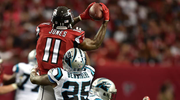 Julio Jones barely gets over goal line and Falcons get huge upset