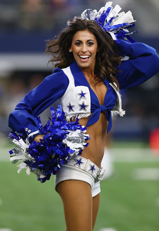 The Dallas Cowboys Cheerleaders perform in a preseason game against News  Photo - Getty Images